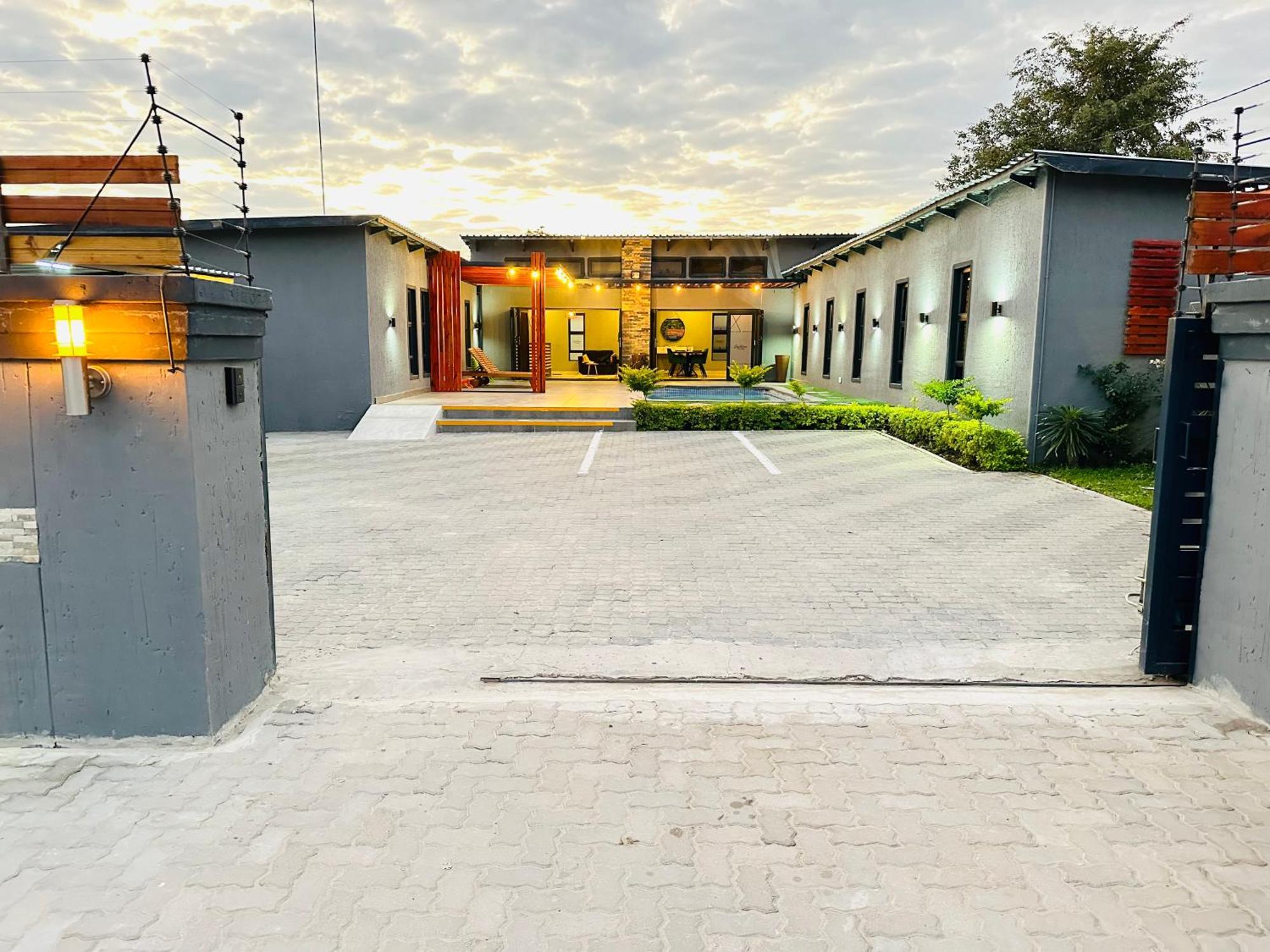 Signature Boutique Guesthouse Maun Exterior photo